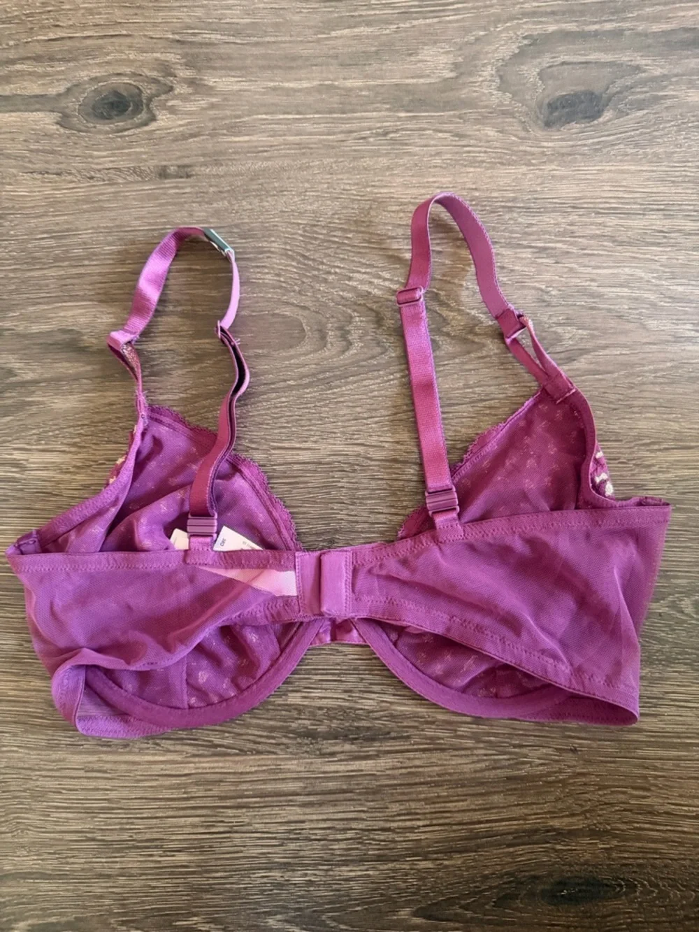 Victoria’s Secret Plum Lace Underwire Bra Sz 38D NWT